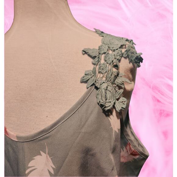 SHEIN Feather Print Tank Top - Size 1X - Picture 3 of 6